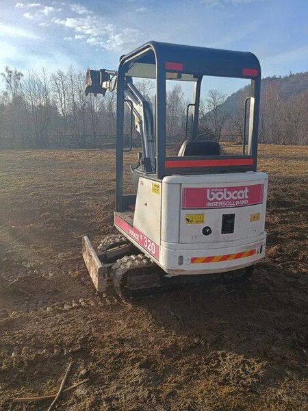 Vand excavator Bobcat